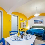 Bilocale In Centro Con Parcheggio Gratuito 4 Persone Appartement