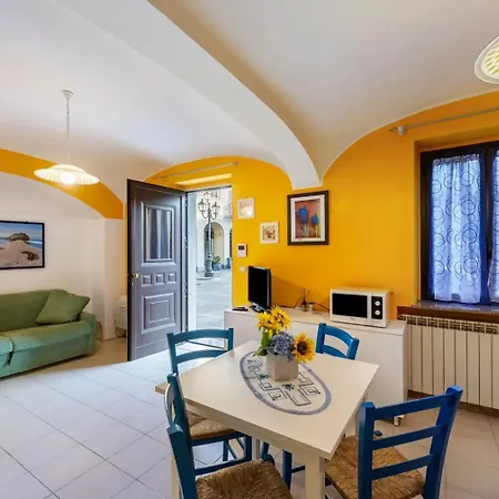 Ampio Bilocale * Trino